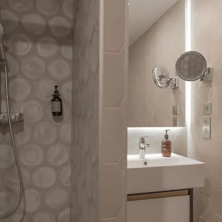 Leev Victoire & Hotel 4*