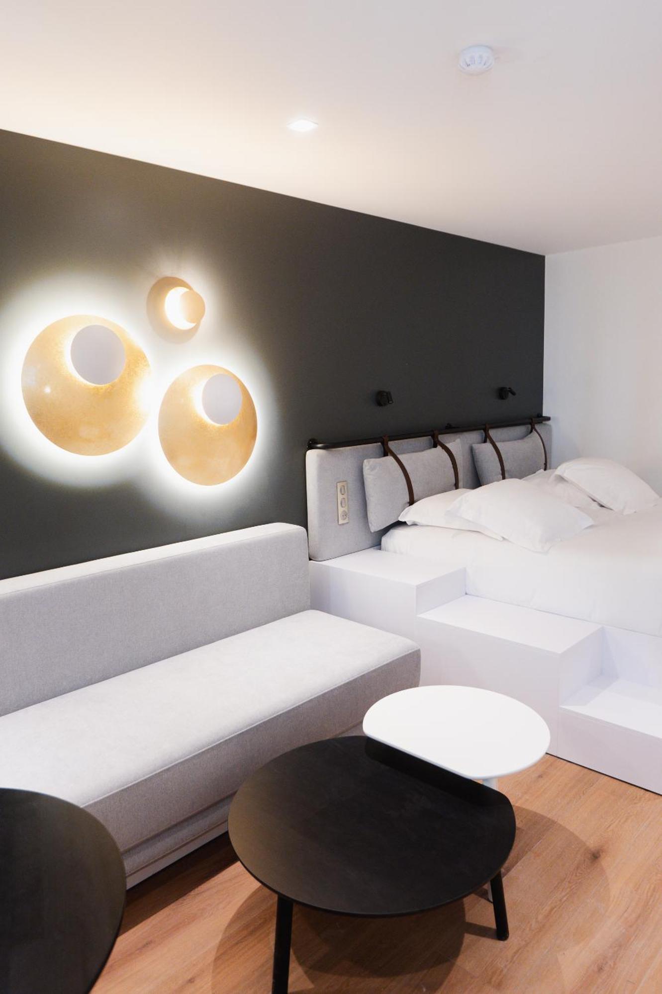 Hotel Leev Victoire & 4*