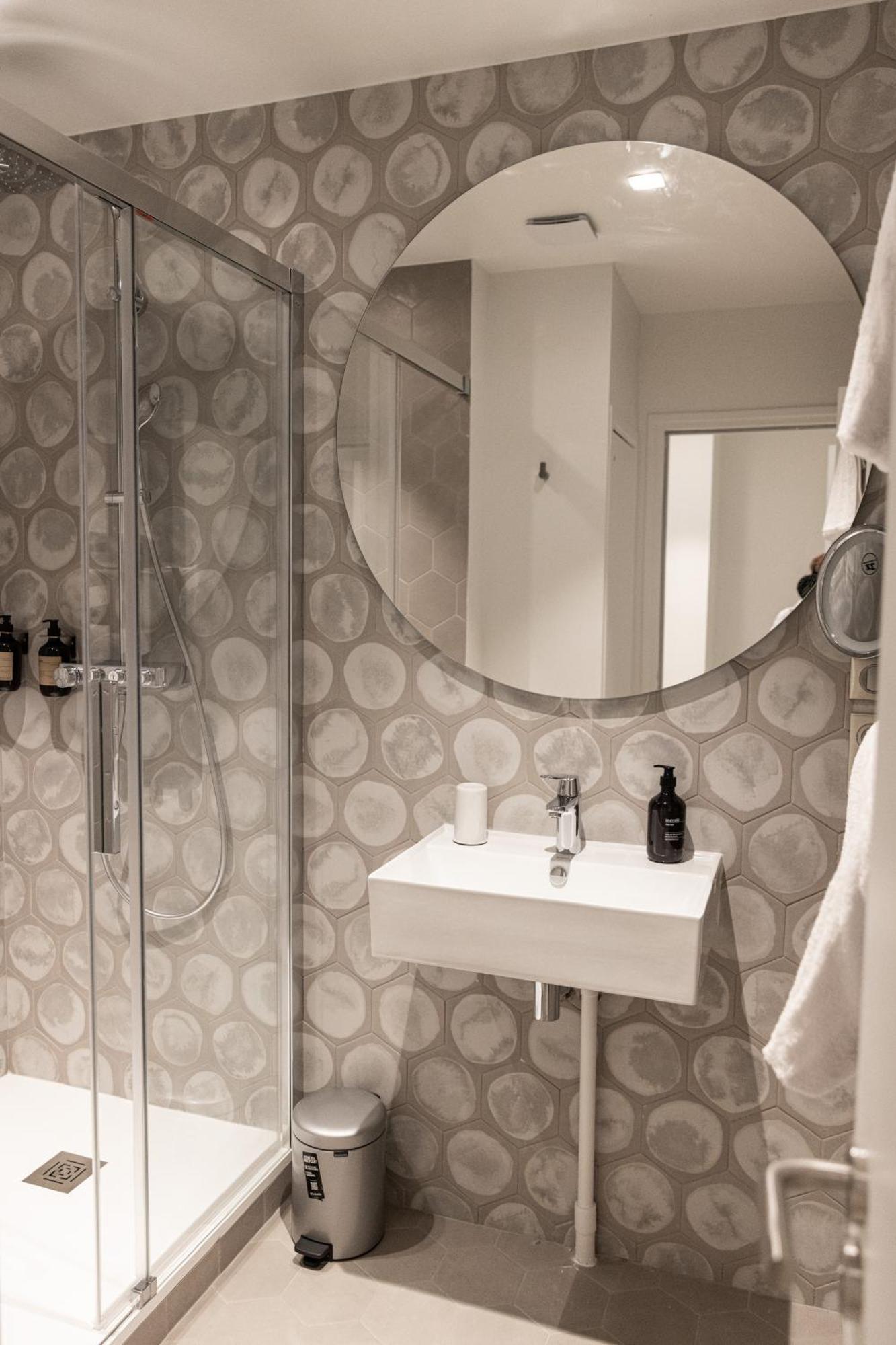 Hotel Leev Victoire & 4*