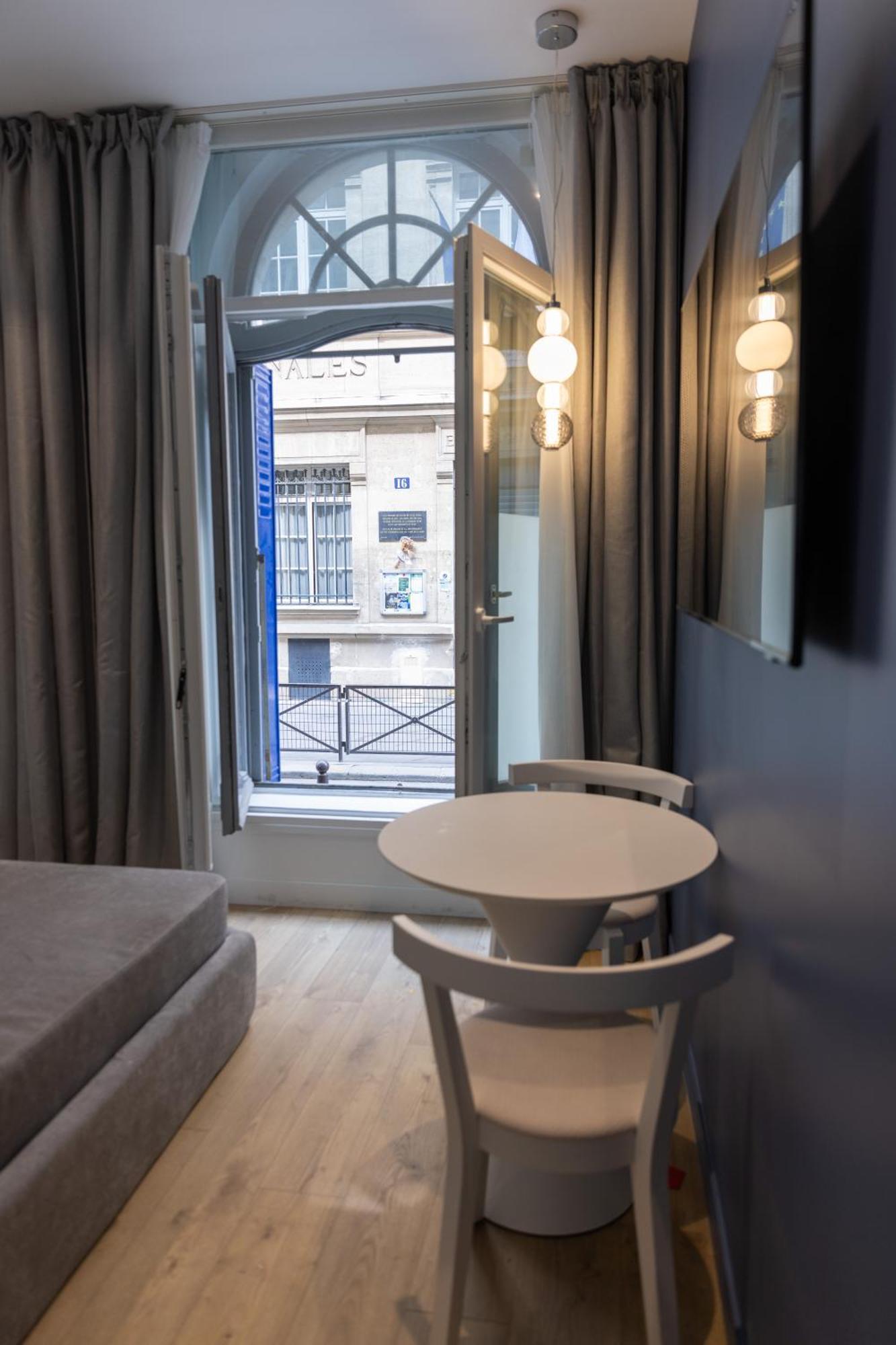 Hotel Leev Victoire & 4*